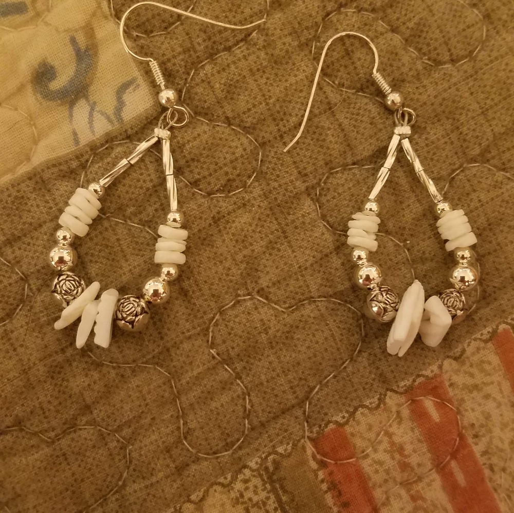 Pretty white and silver dangly handmade earringsPlease go to my page and see ot - Picture 2 of 12
